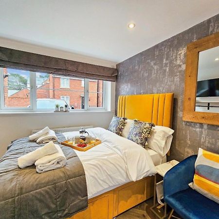 Cobblestone Studio By Fortuna Property Cheltenham Bagian luar foto