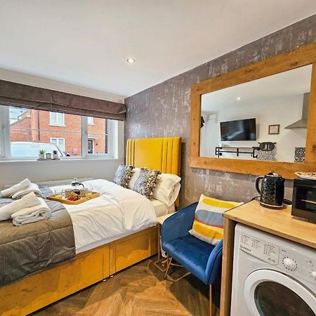 Cobblestone Studio By Fortuna Property Cheltenham Bagian luar foto