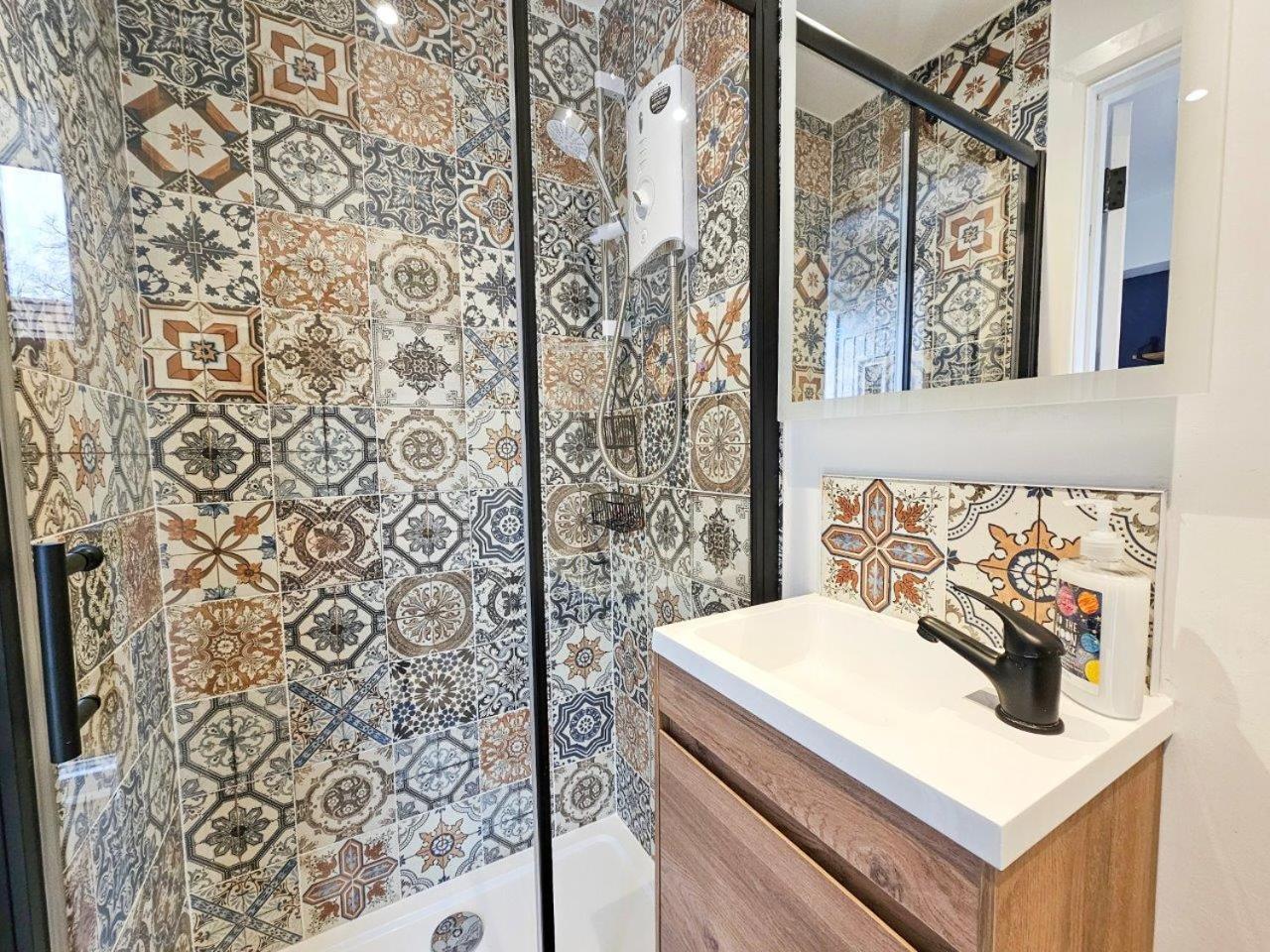 Cobblestone Studio By Fortuna Property Cheltenham Bagian luar foto
